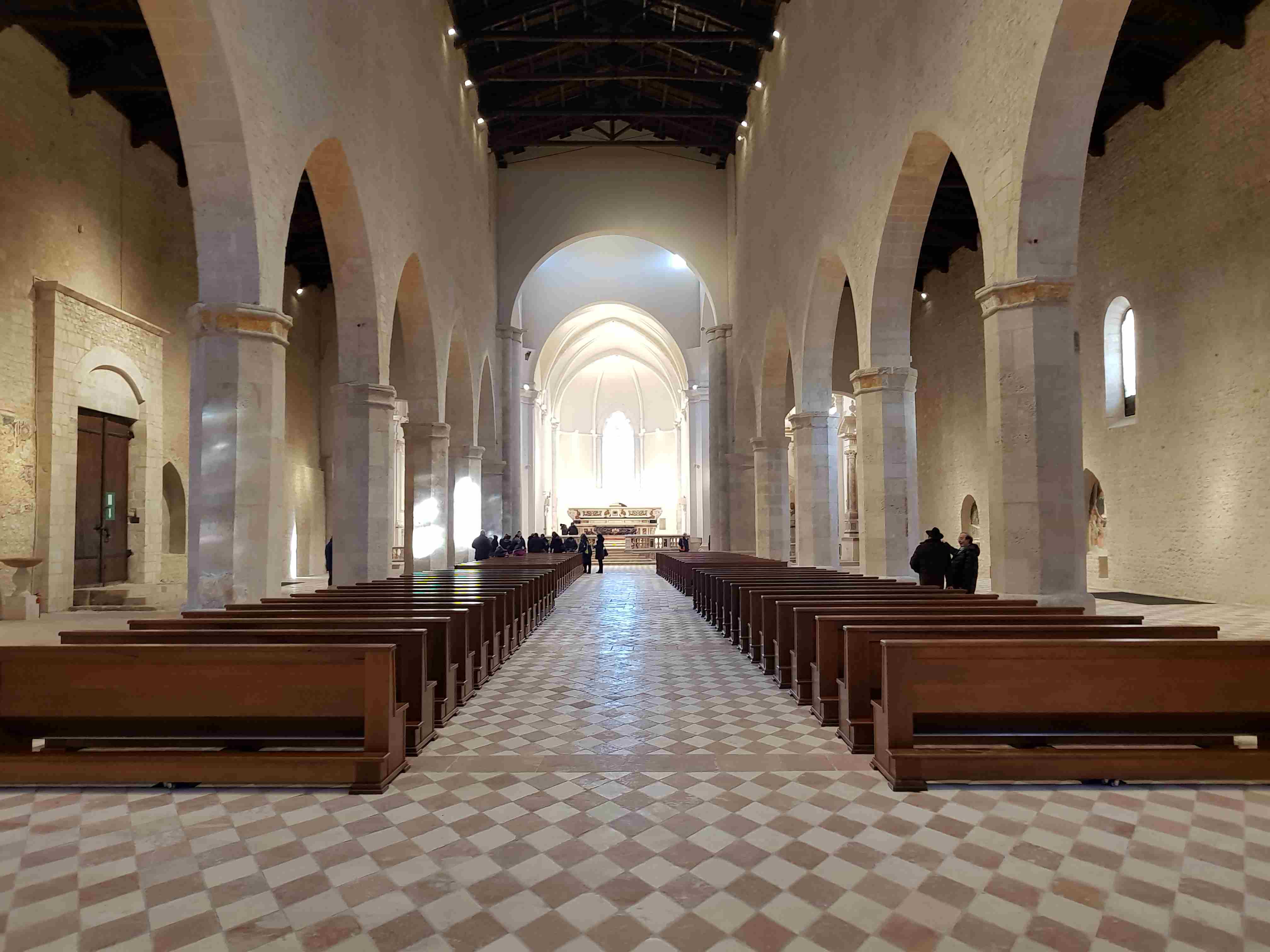 Syrma con orgoglio riscalda la basilica di Collemaggio all&#039;Aquila