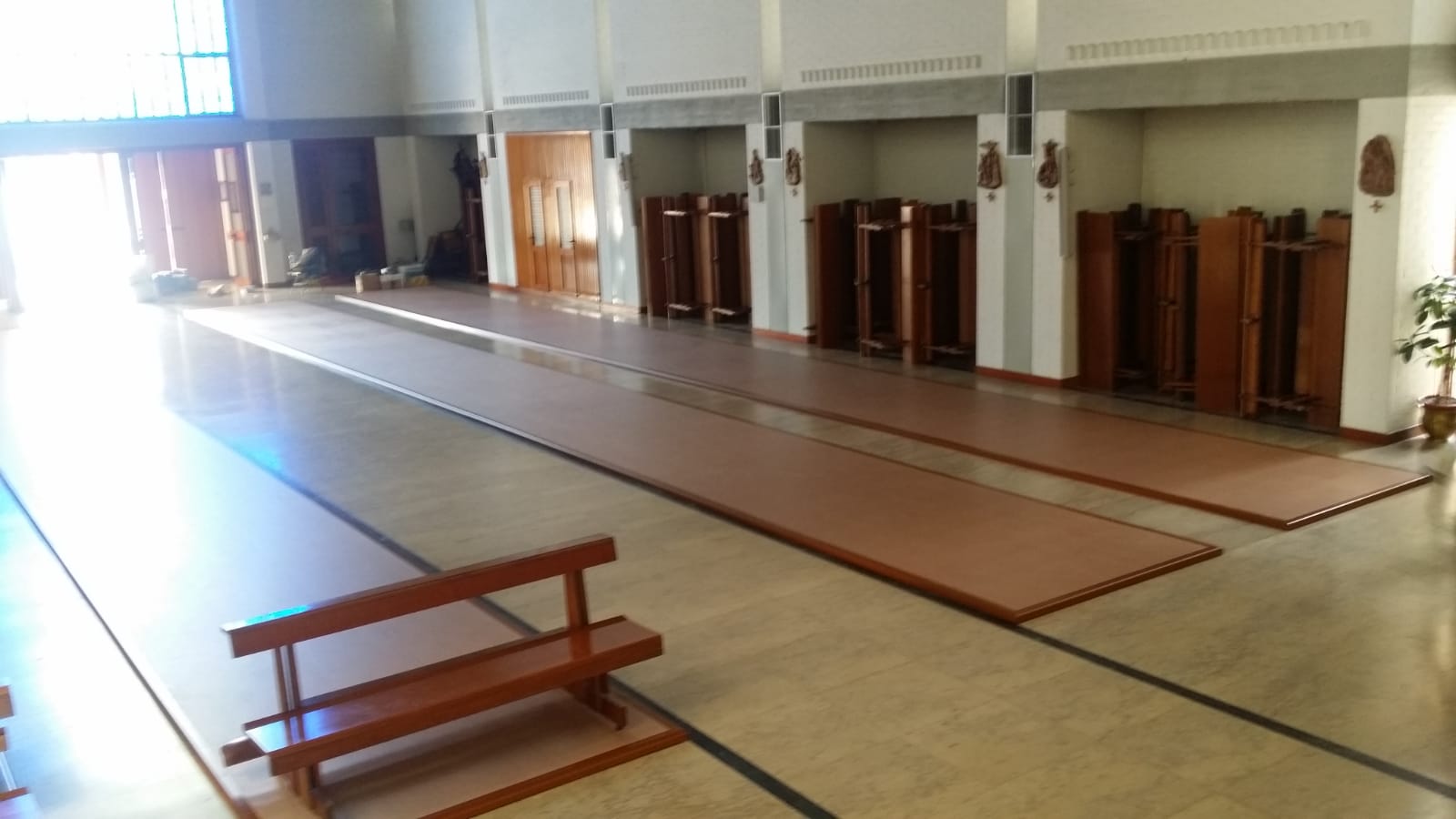 Pedane termiche SYRMA in chiesa con afflusso turistico