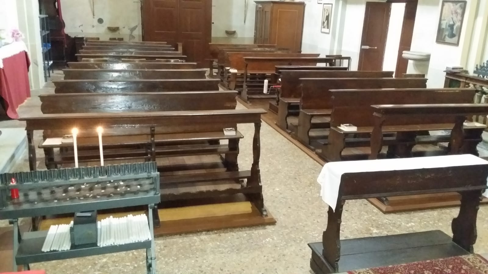 Soluzione di riscaldamento a pedane per chiesa rurale