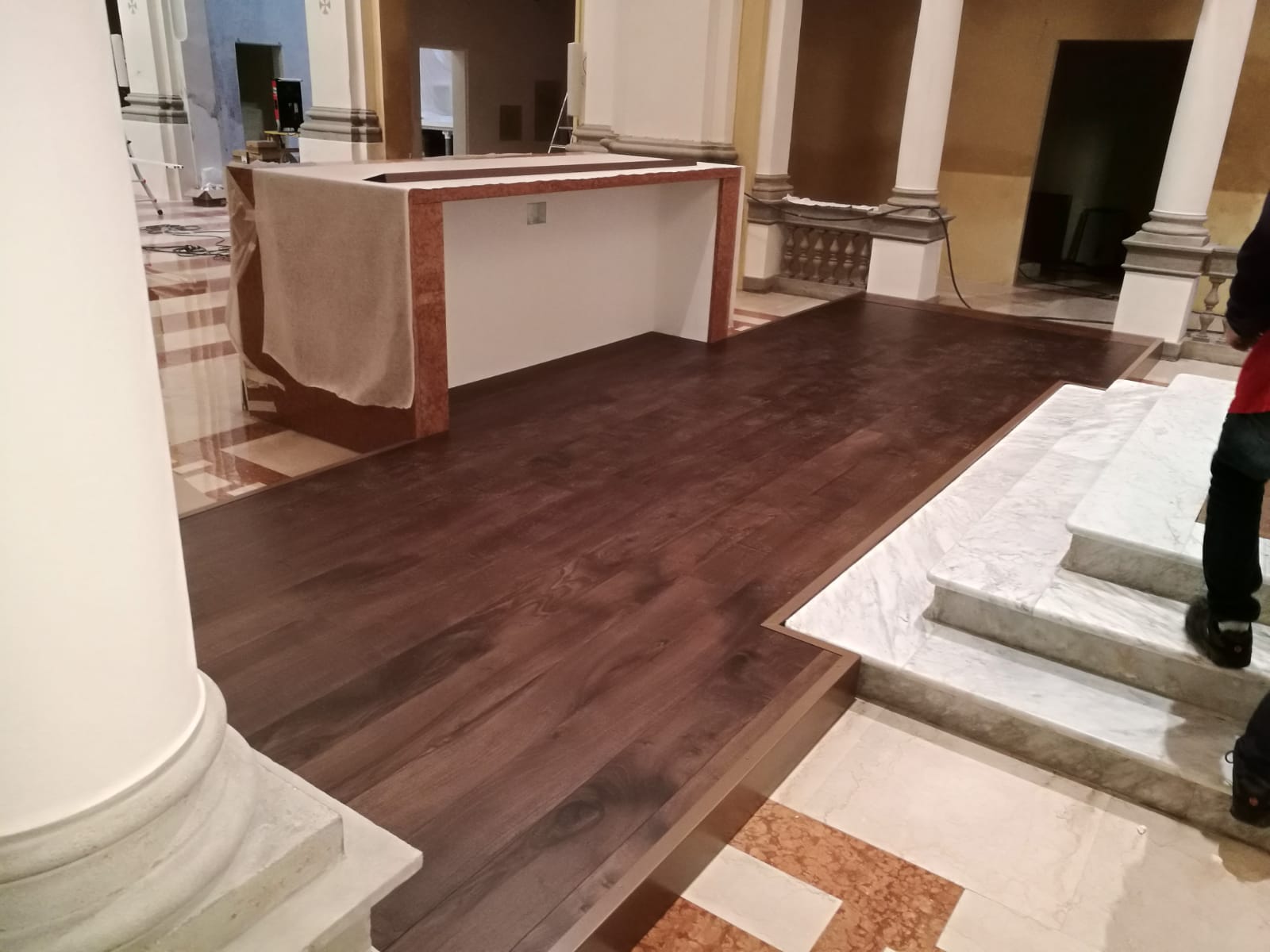 Soluzione SYRMA per riscaldare chiostri e corridoi laterali