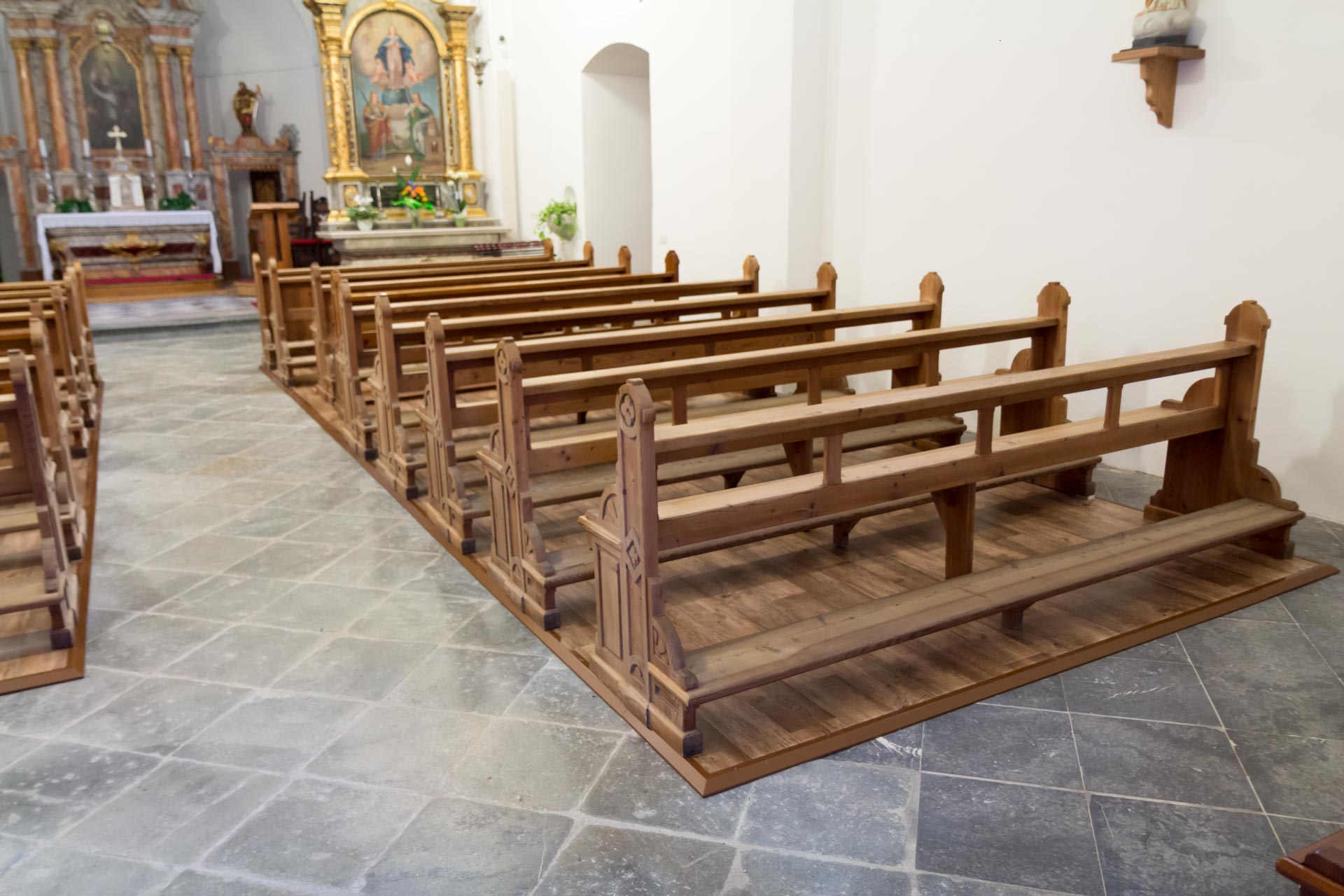 Coro e fedeli al caldo grazie alle pedane termiche Syrma