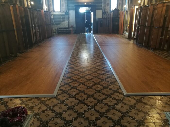 Riscaldamento a pedane termiche in chiesa gotica